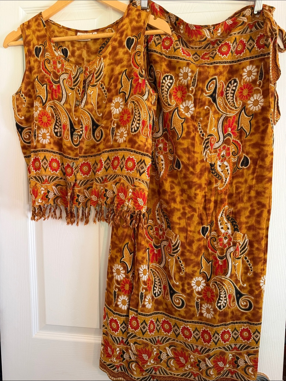 Magic Mustard Paisley wrap skirt with top size small